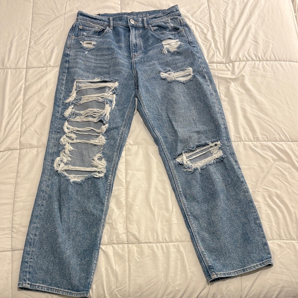 American Eagle Outfitters Light Blue Distressed Boyfriend Jeans
